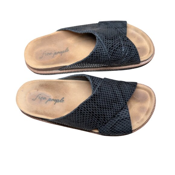 Free People Sidelines Footbed Sandals Black Snake Slides Size 7 (EU 37) - Picture 3 of 11